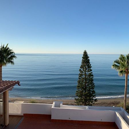 Penthouse On The Beachfront Естепона Екстериор снимка