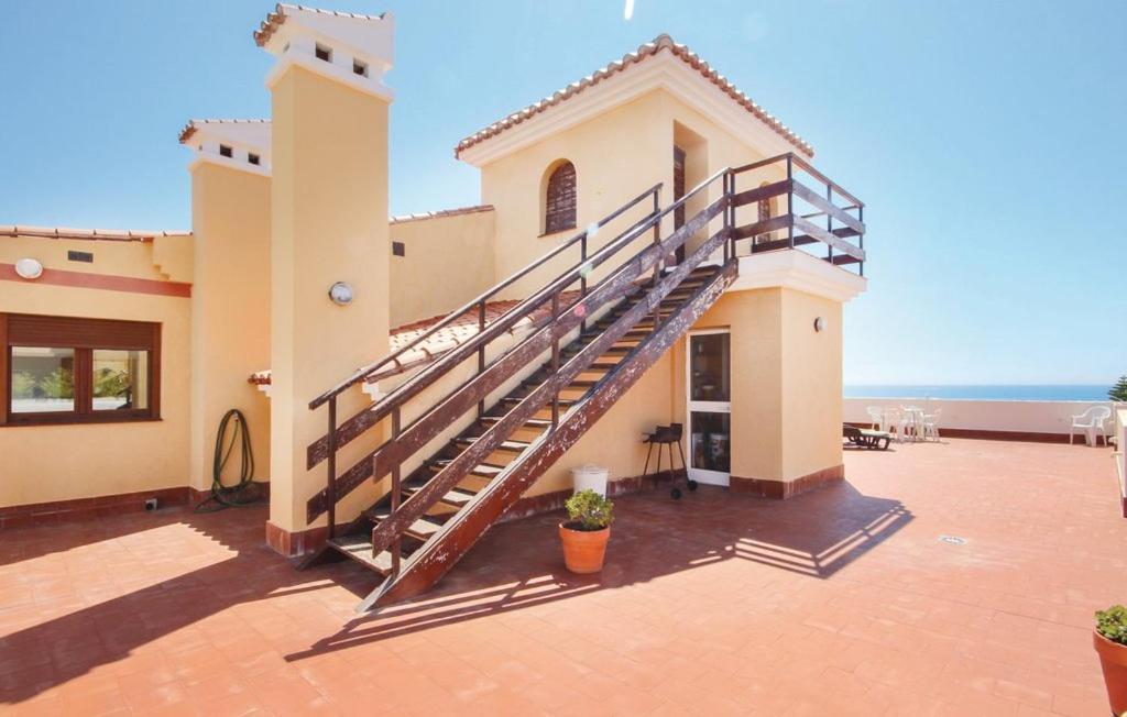 Penthouse On The Beachfront Естепона Екстериор снимка