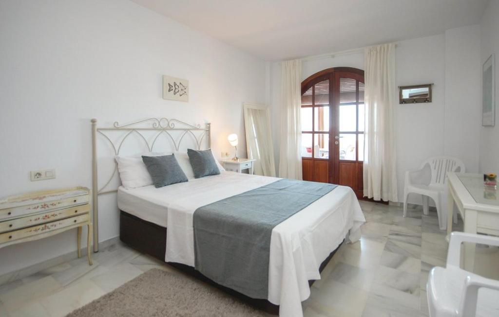 Penthouse On The Beachfront Естепона Екстериор снимка