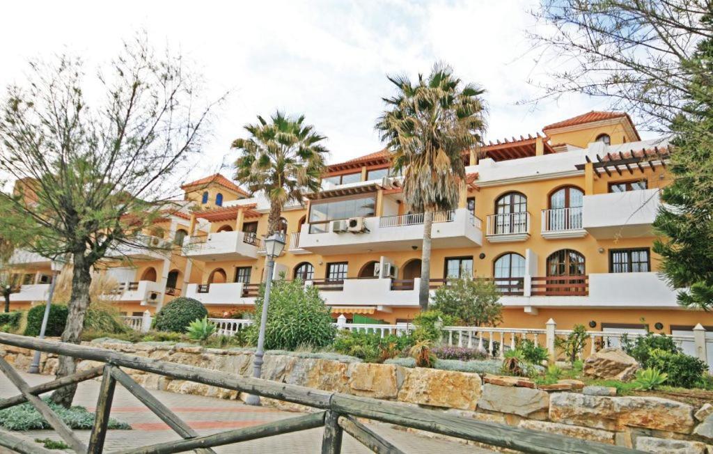 Penthouse On The Beachfront Естепона Екстериор снимка